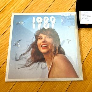 Taylor Swift 1989 Taylor’s Version Crystal Skies Blue Vinyl